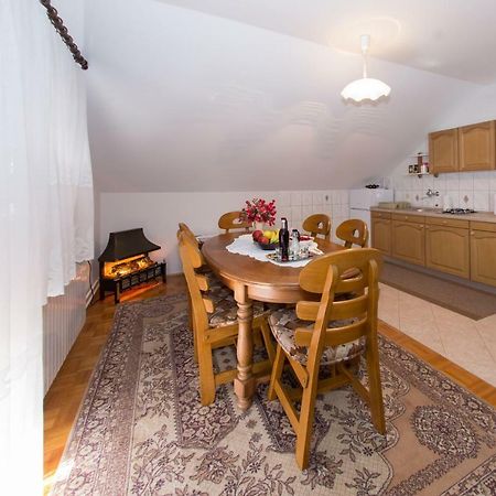 Apartman Dubravcic Apartman Otocsán Kültér fotó