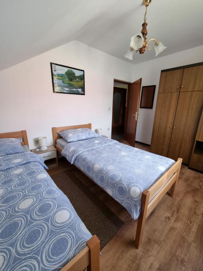 Apartman Dubravcic Apartman Otocsán Kültér fotó