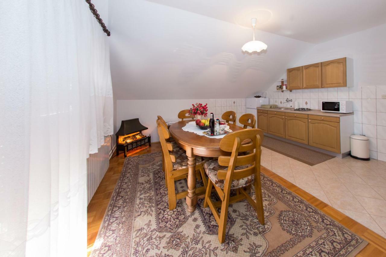 Apartman Dubravcic Apartman Otocsán Kültér fotó