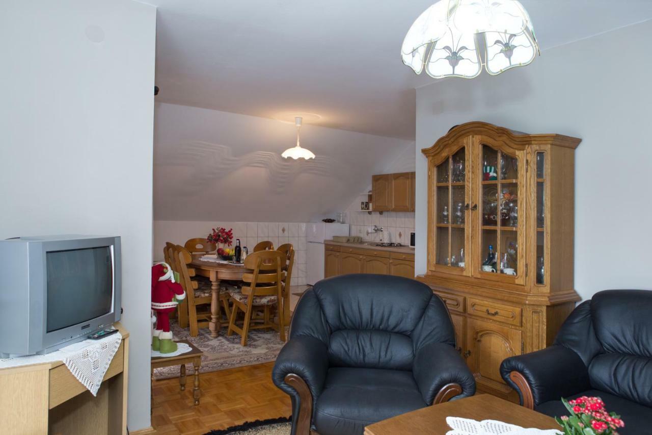 Apartman Dubravcic Apartman Otocsán Kültér fotó