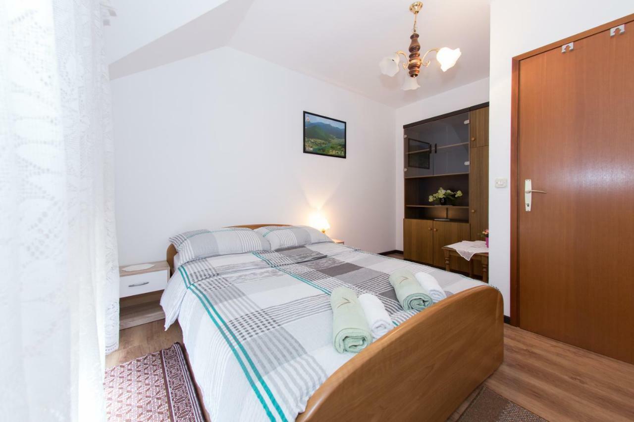 Apartman Dubravcic Apartman Otocsán Kültér fotó