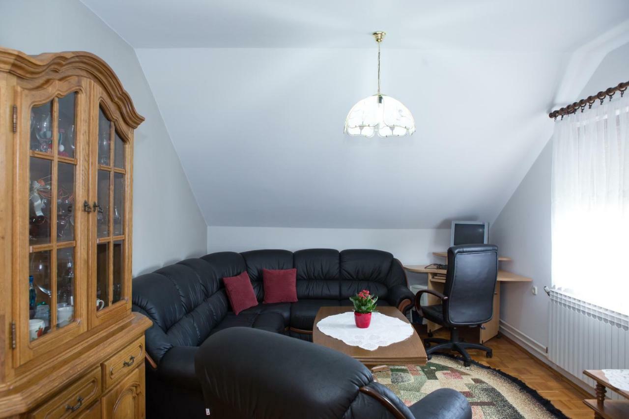Apartman Dubravcic Apartman Otocsán Kültér fotó