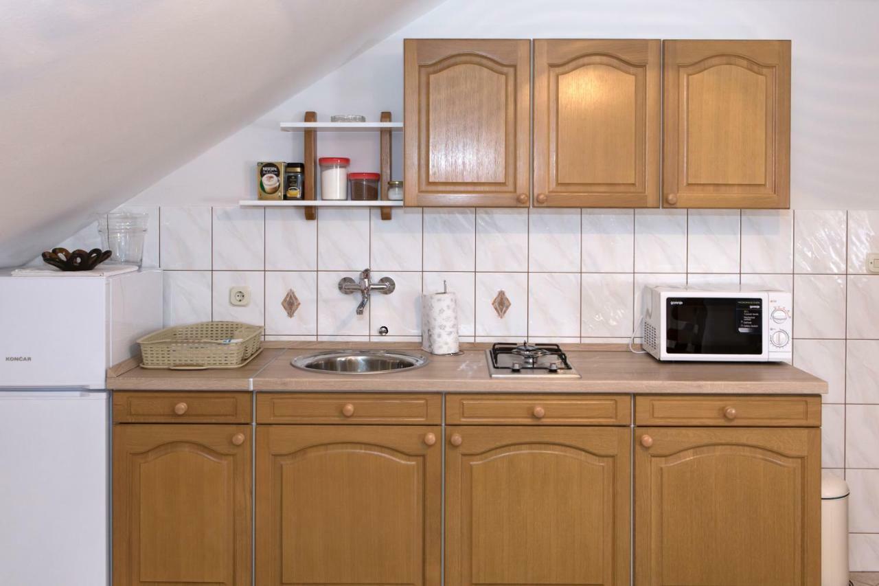 Apartman Dubravcic Apartman Otocsán Kültér fotó
