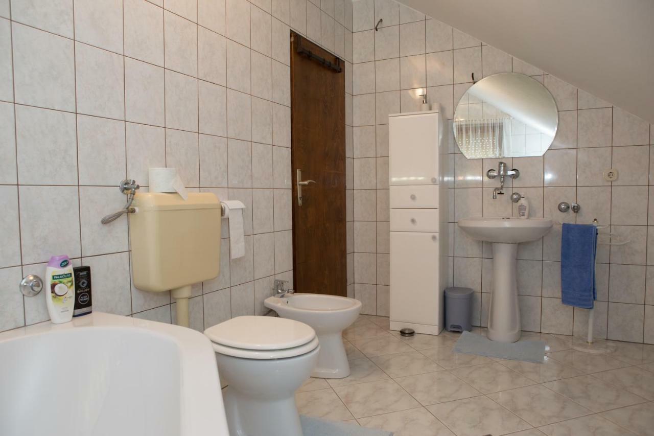 Apartman Dubravcic Apartman Otocsán Kültér fotó