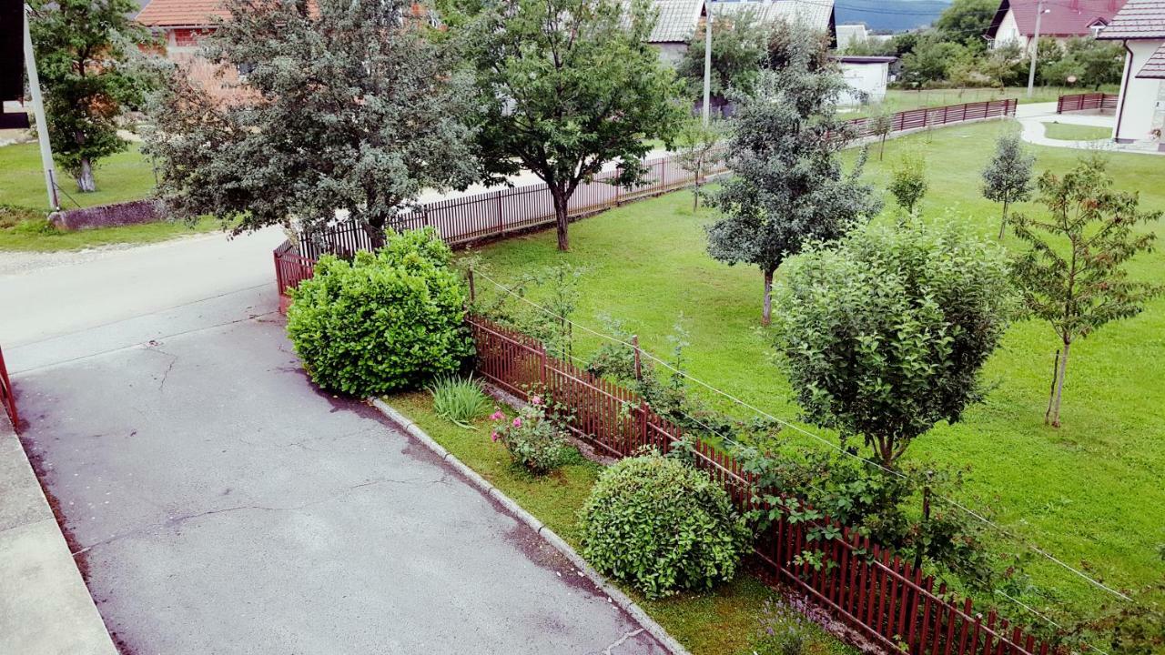 Apartman Dubravcic Apartman Otocsán Kültér fotó